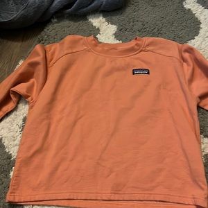 patagonia crewneck kids size xl would fit xs womens barely worn pink/orange